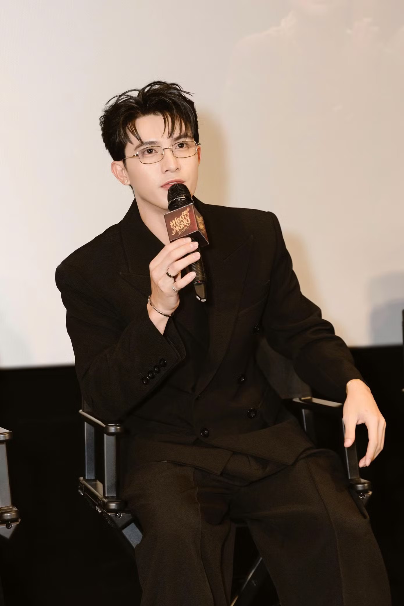 Ốc Thanh Vân và Trần Ngọc Vàng là điểm sáng của Heo năm móng.