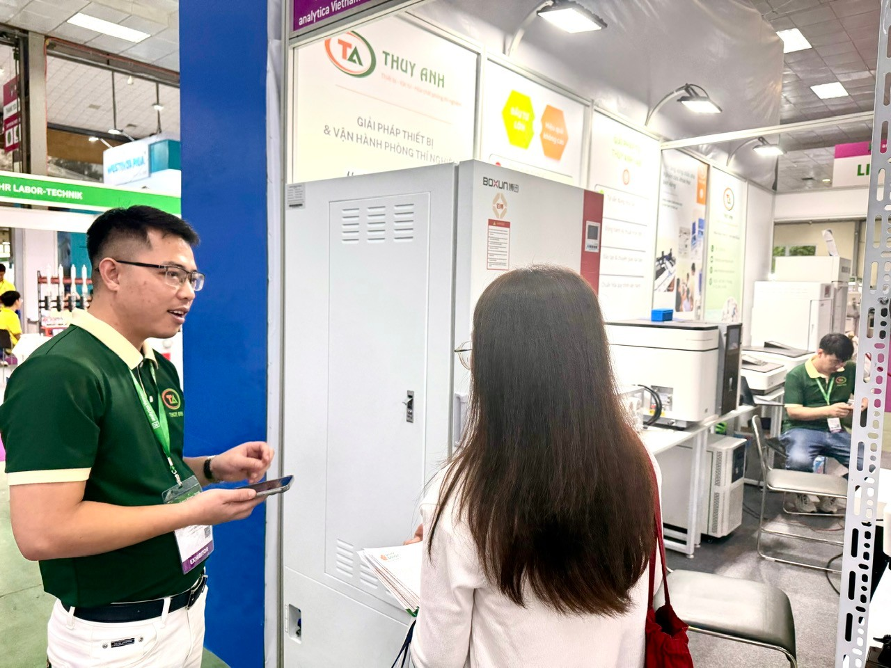 Tại triển lãm về thiết bị thí nghiệm, phân tích và công nghệ y – sinh Analytica Hanoi 2026 (22 - 24/4/2026), người dùng chia sẻ nhiều về các vấn đề họ đang gặp phải khi vận hành phòng lab