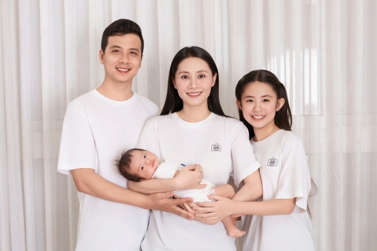 Ảnh sao 24/4: Thảo Trang khoe bạn trai mới - 6