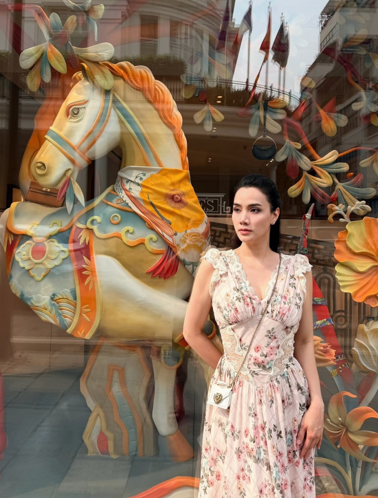 Ảnh sao 24/4: Thảo Trang khoe bạn trai mới - 8