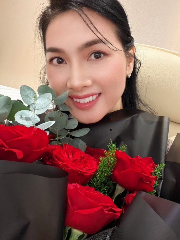 Ảnh sao 24/4: Thảo Trang khoe bạn trai mới - 9