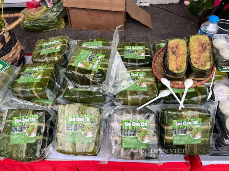 Lễ hội Đền Hùng 2026: Du khách ùn ùn đổ về, loạt món “hot hit” cháy hàng ngay lúc này - 9