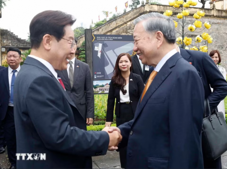 Tổng Bí thư, Chủ tịch nước Tô Lâm đón Tổng thống Hàn Quốc Lee Jae Myung. Ảnh: TTXVN