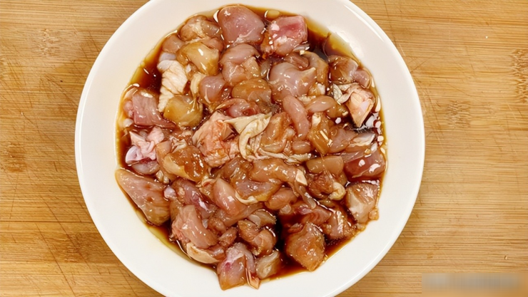 Loại thịt rẻ hơn cá, tươi hơn thịt bò, xào với rau lạ cực kỳ ngon ngọt, ăn một miếng là nhớ mãi không quên - 4