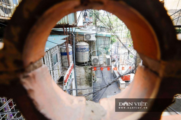 Theo danh mục cải tạo chung cư cũ Hà Nội công bố tháng 3, hơn một nửa số tòa đã được kiểm định, trong đó 9 tòa xếp loại C (hư hỏng đáng kể) và 30 tòa xếp loại B (xuống cấp). Ngày 7/4, chủ đầu tư Phú Mỹ Hưng (Tập đoàn CT&amp;D) kiến nghị tham gia cải tạo khu tập thể Thanh Xuân Bắc, nhằm tái thiết hạ tầng và nâng cao chất lượng sống của người dân.