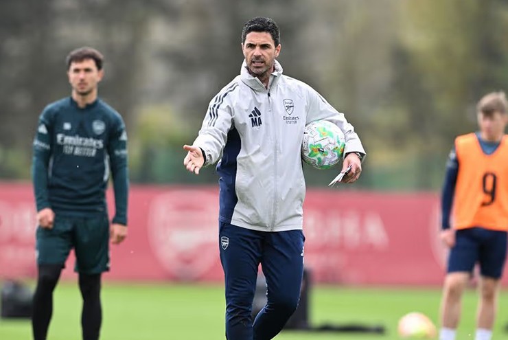 Arteta bất ngờ thay đổi phong cách huấn luyện, Arsenal dồn sức đua vô địch