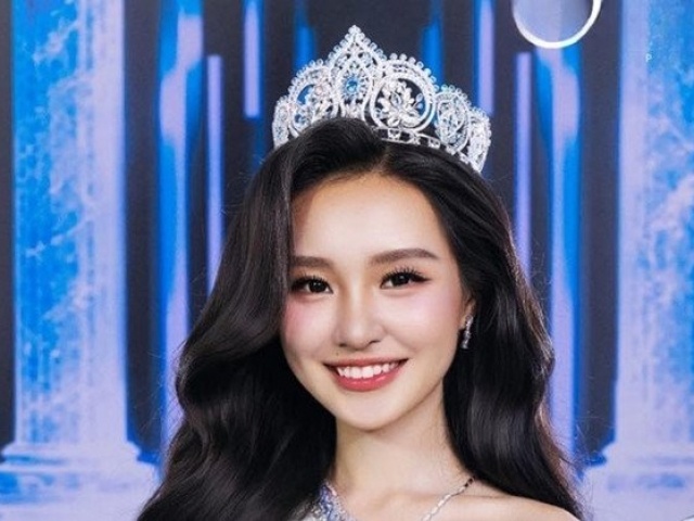 Điều chưa tiết lộ về nàng á hậu 22 tuổi có vòng 3 gần 100cm