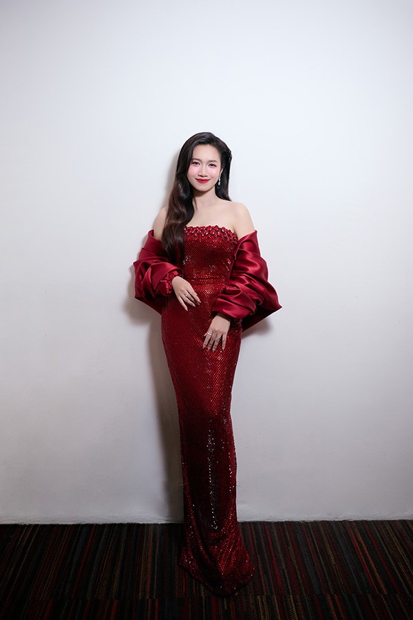 Trong bối cảnh nhiều mỹ nhân showbiz từng gây chú ý vì nhan sắc sau sinh, hình ảnh của Mai Bảo Ngọc vẫn tạo được dấu ấn riêng nhờ sự tự nhiên và phong thái điềm tĩnh.