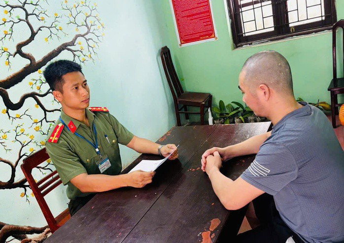 Với chiêu trò lừa đảo qua mạng, Hoàng Văn Đôn đã chiếm đoạt hàng tỉ đồng