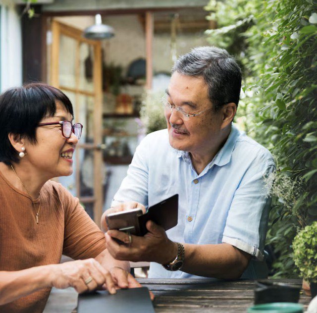 Chi phí y tế là một trong những gánh nặng lớn nhất ở tuổi nghỉ hưu. Vì vậy, việc chuẩn bị một quỹ riêng là điều cần thiết. Ảnh minh họa