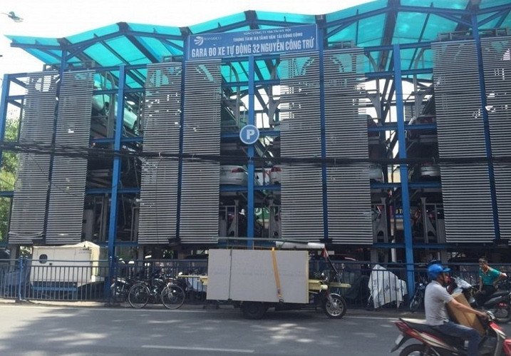 Bãi đỗ xe cao tầng ở khu vực Hoàn Kiếm. Ảnh: VTC.