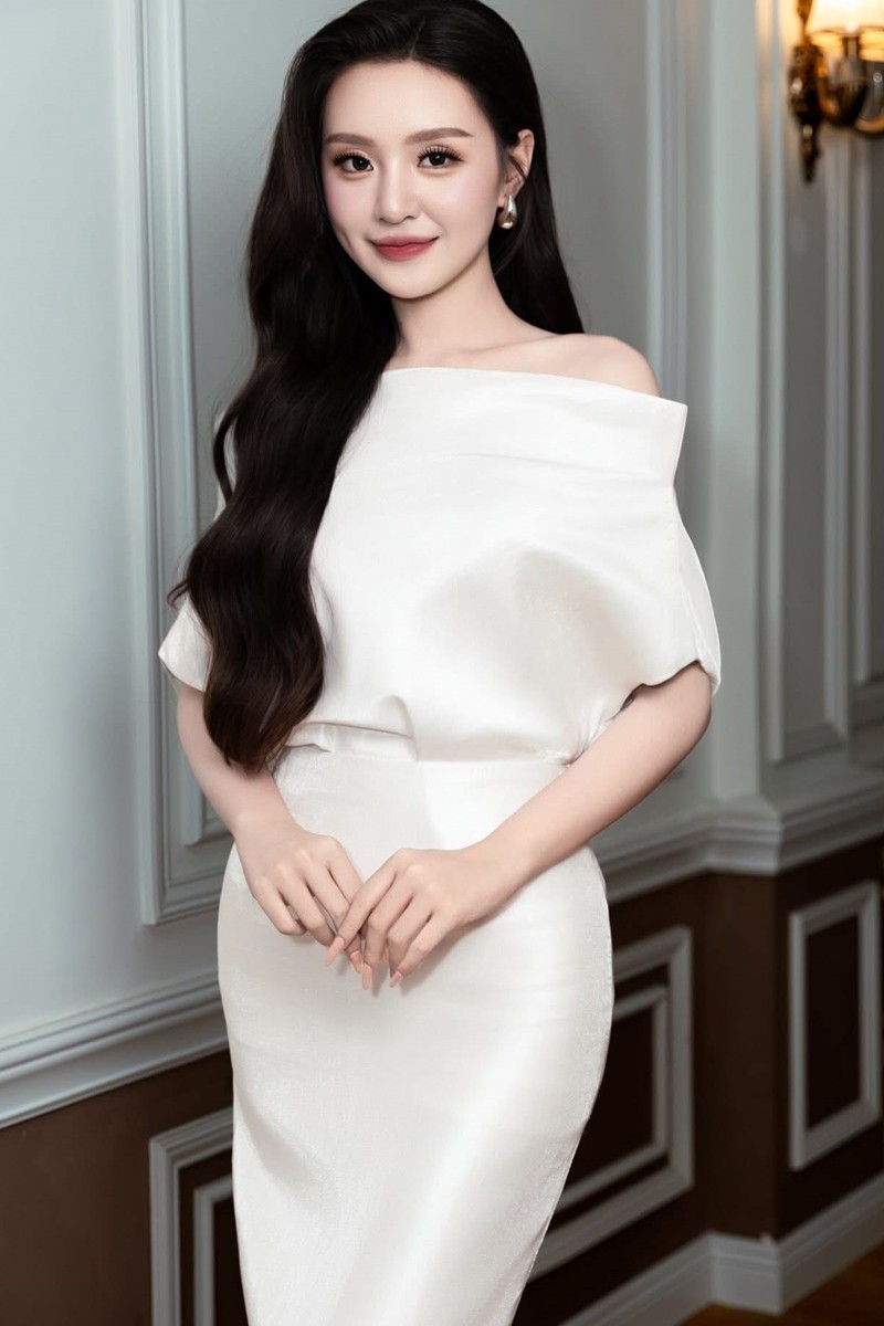 Khánh Như từng bật khóc giữa đường vì chịu nhiều áp lực.