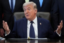 Ông Trump bác khả năng Mỹ tấn công hạt nhân vào Iran