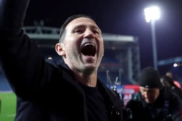 Tin mới nhất bóng đá sáng 24/4: Chủ của Coventry nói về tin đồn Lampard - Chelsea