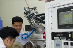 Giáo dục đại học vào cuộc đua lớn
