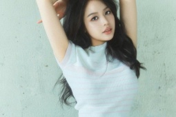 Người đẹp gốc Đà Nẵng khoe bộ ảnh trong veo ở tuổi 24