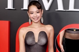 Jennie (Blackpink) lộ nhược điểm khi dự thảm đỏ TIME100