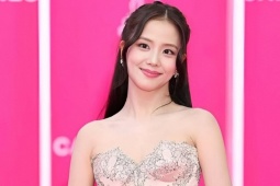 Jisoo (Blackpink) như nàng công chúa trên thảm hồng Cannes