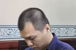 Cựu tiếp viên hàng không vận chuyển thuê ma túy cho vợ