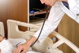 Người đàn ông 65 tuổi thiếu máu nặng do xuất huyết dạ dày vì 1 sai lầm nhiều người Việt mắc phải