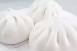 46 học sinh nghi ngộ độc sau khi ăn bánh bao miễn phí