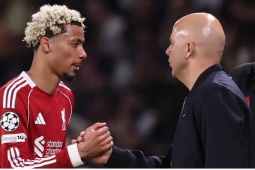 Tin mới nhất bóng đá chiều 24/4: Ekitike phẫu thuật thành công