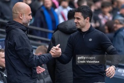 Không phải Guardiola hay Arteta, đây mới là HLV xứng đáng hay nhất Ngoại hạng Anh 2025/26