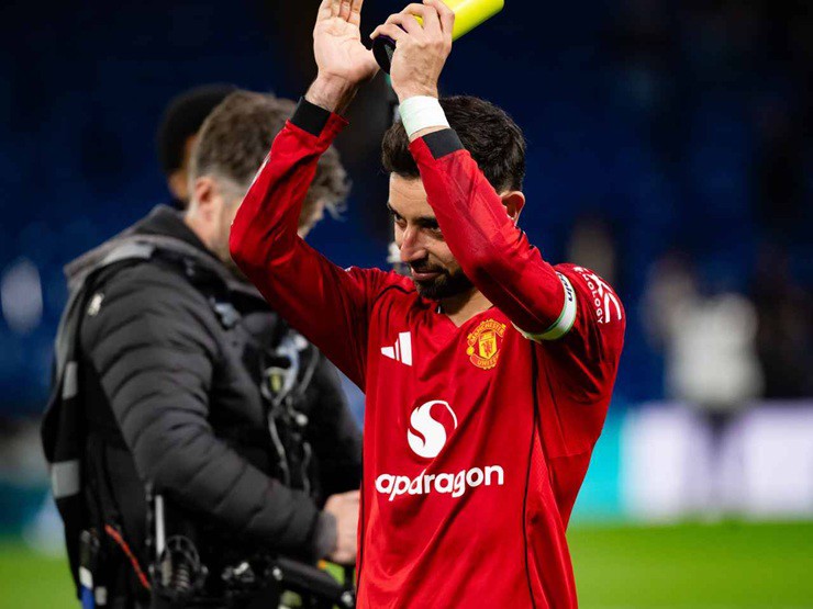 Sự bùng nổ của&nbsp;Fernandes giúp MU tiến gần vé Champions League