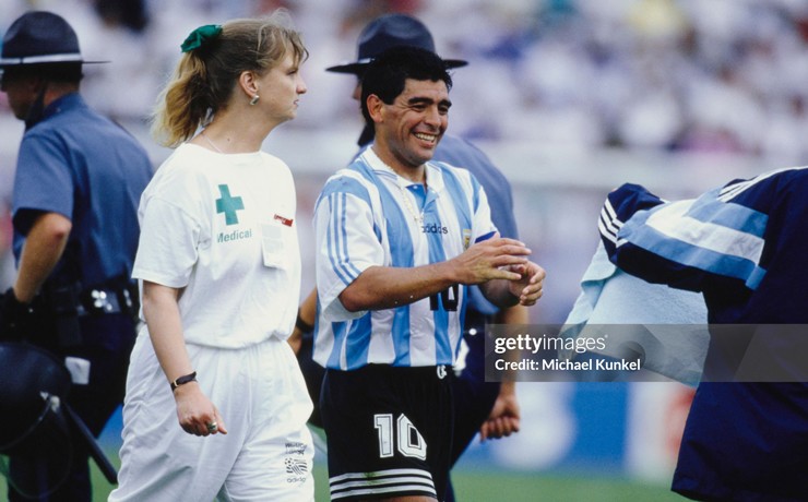 Ngay sau trận gặp Nigeria, Maradona bị đưa đi xét nghiệm theo quy định kiểm tra ngẫu nhiên mới của FIFA