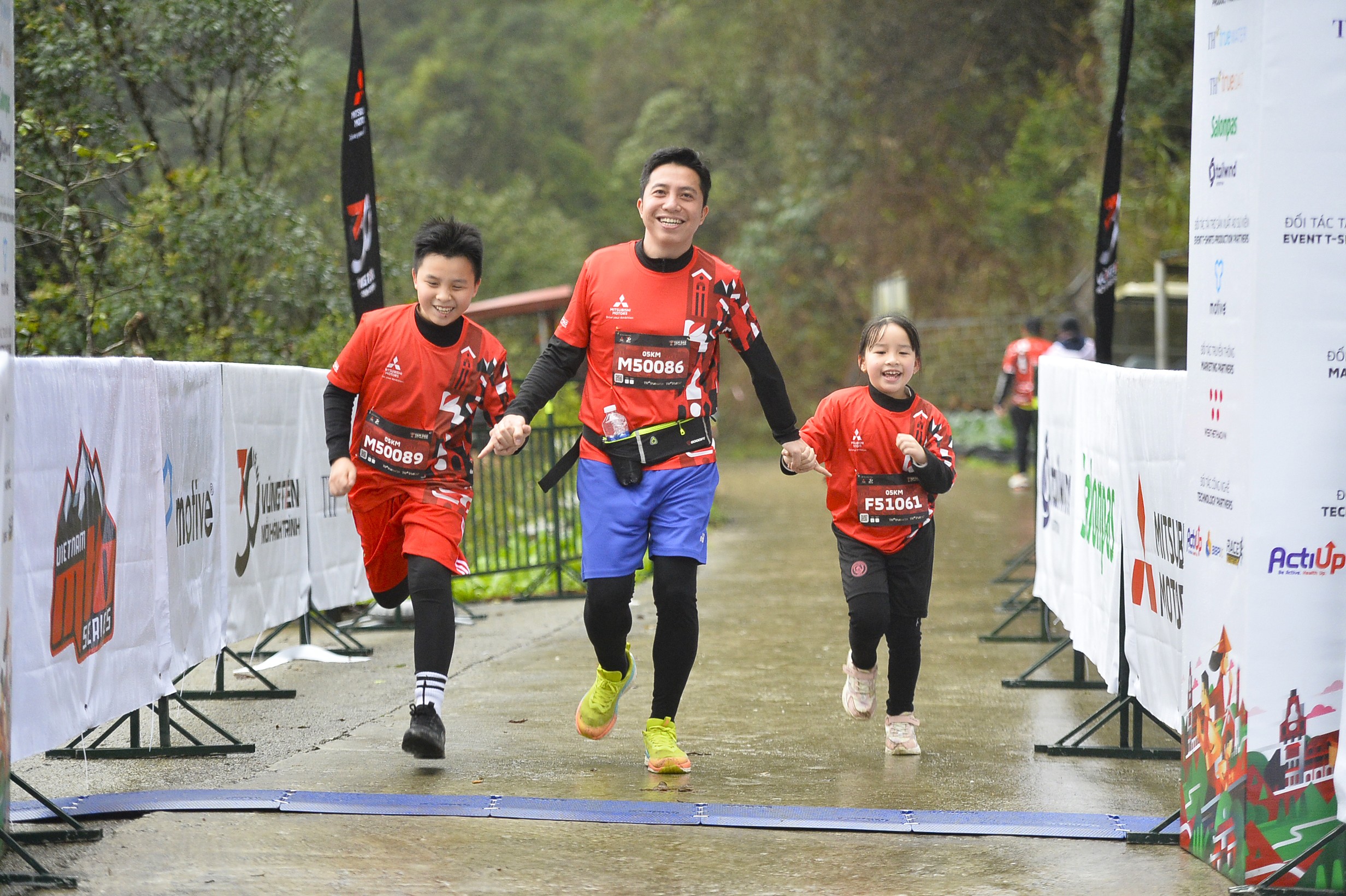 Mitsubishi Motors Việt Nam&nbsp;tiếp tục đồng hành cùng Nha Trang City Trail, lan tỏa tinh thần “Vững tiến mỗi hành trình”