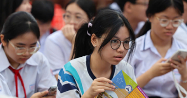 Thi lớp 10 tại TP HCM: Dự kiến giao đề trước một ngày