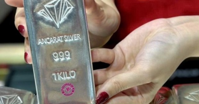 Giá bạc hôm nay 24 - 4: Trung Quốc nhập khẩu bạc cao nhất lịch sử