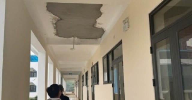 Trường mới 65 tỷ ở Phú Thọ chưa bàn giao đã rơi vữa trần, học sinh phải nhập viện