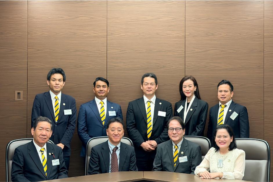 Đại diện Victoria School và đại diện Hiệp hội Giao lưu Thanh thiếu niên Okayama - Việt Nam đến thăm và làm việc tại Lãnh sự quán Nhật Bản tại Việt Nam