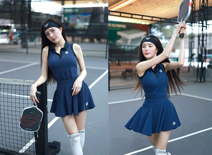 Người đẹp luôn&nbsp;mang vợt để có thể ra sân mọi lúc mọi nơi