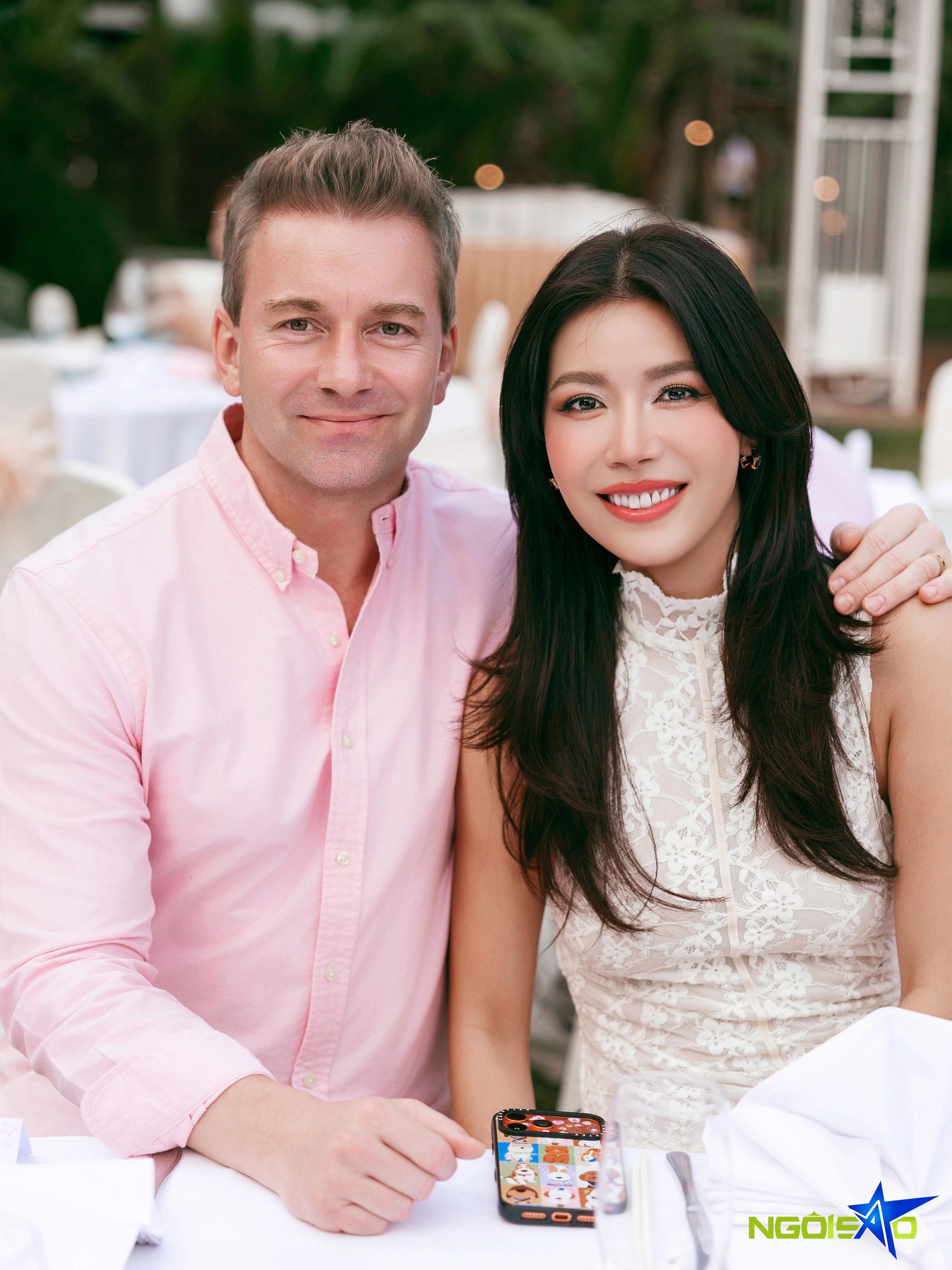 Minh Tú: 'Ông xã giúp tôi vượt qua những ngày khó khăn nhất' - 1