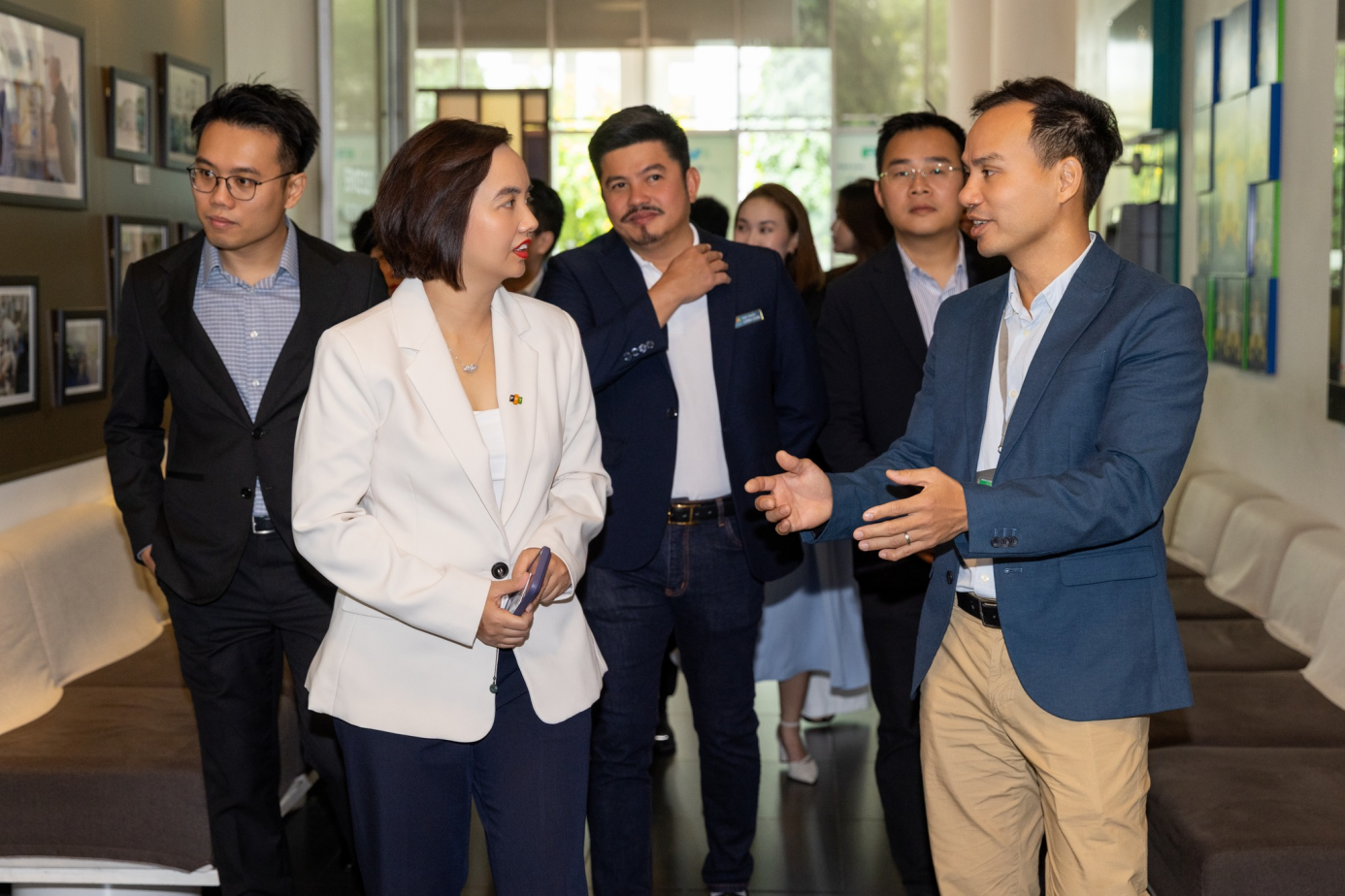 ThS.BS Vũ Trường Sơn – Giám đốc Y khoa Bệnh viện FV giới thiệu về bệnh viện cho các đai diện đối tác Nhà thuốc Long Châu