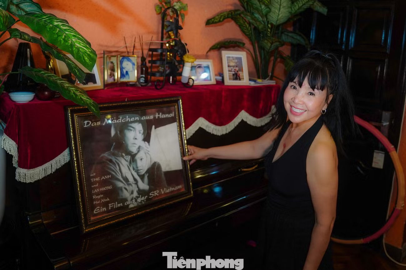 Bên trong nhà phố rộng 50 m2, trị giá hơn 20 tỷ đồng của NSND Lan Hương và NSƯT Tất Bình.