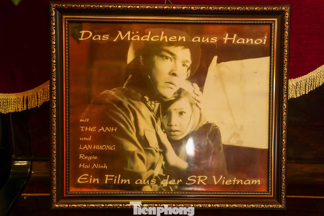 Bên trong nhà phố rộng 50 m2, trị giá hơn 20 tỷ đồng của NSND Lan Hương và NSƯT Tất Bình.