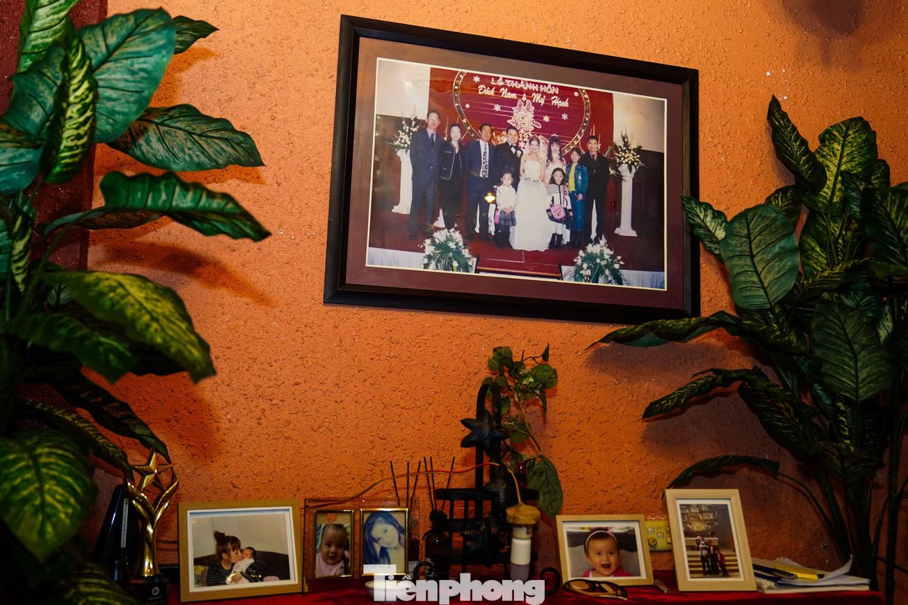 Bên trong nhà phố rộng 50 m2, trị giá hơn 20 tỷ đồng của NSND Lan Hương và NSƯT Tất Bình.