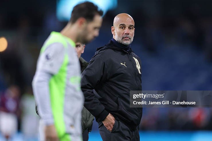 Pep Guardiola còn hợp đồng với Man City cho đến hè năm 2027