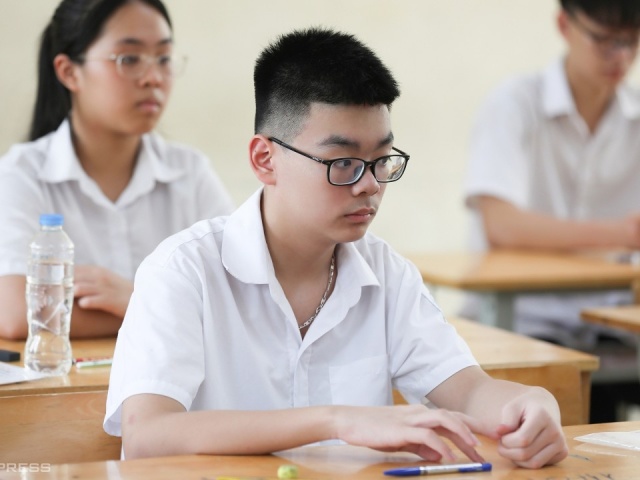 Học sinh thi lớp 10 ở Hà Nội năm 2027 tăng 'phi mã'