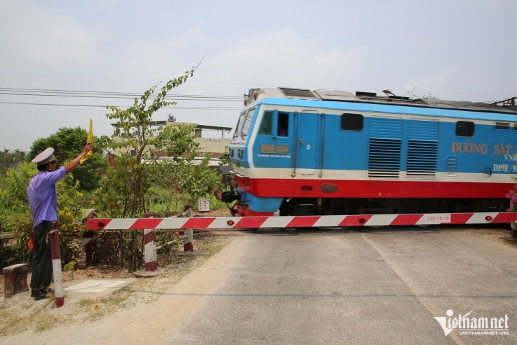 Gác chắn sau sự cố đã được sửa lại ngay trong trưa 23/4.