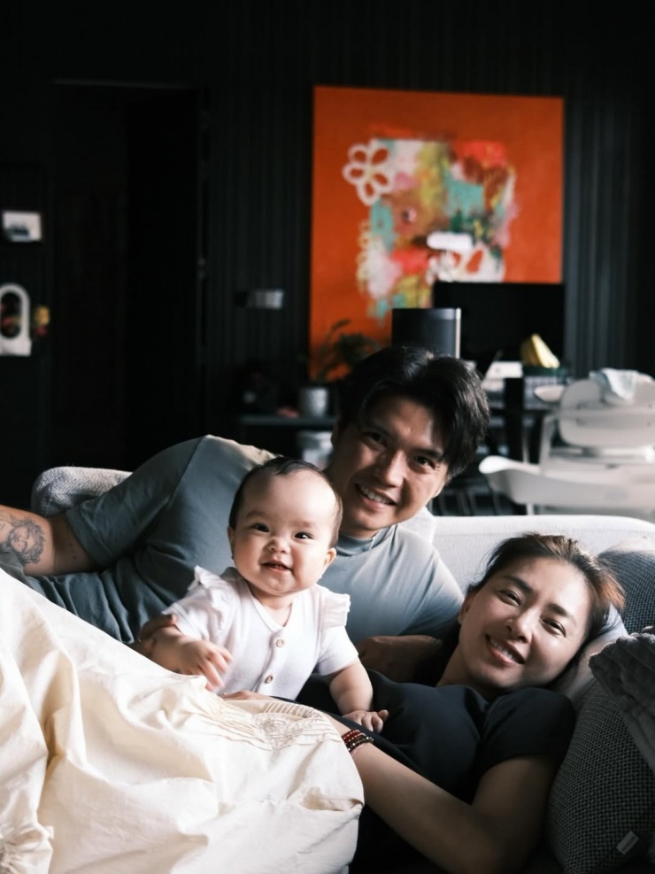 Ảnh sao 25/4: Gia đình Ngô Thanh Vân được nhận xét trông giống nhau - 2