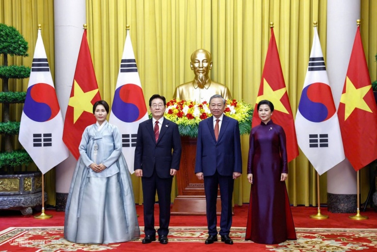 Trang phục của phu nhân Tổng thống Hàn Quốc khi ở Việt Nam - 9