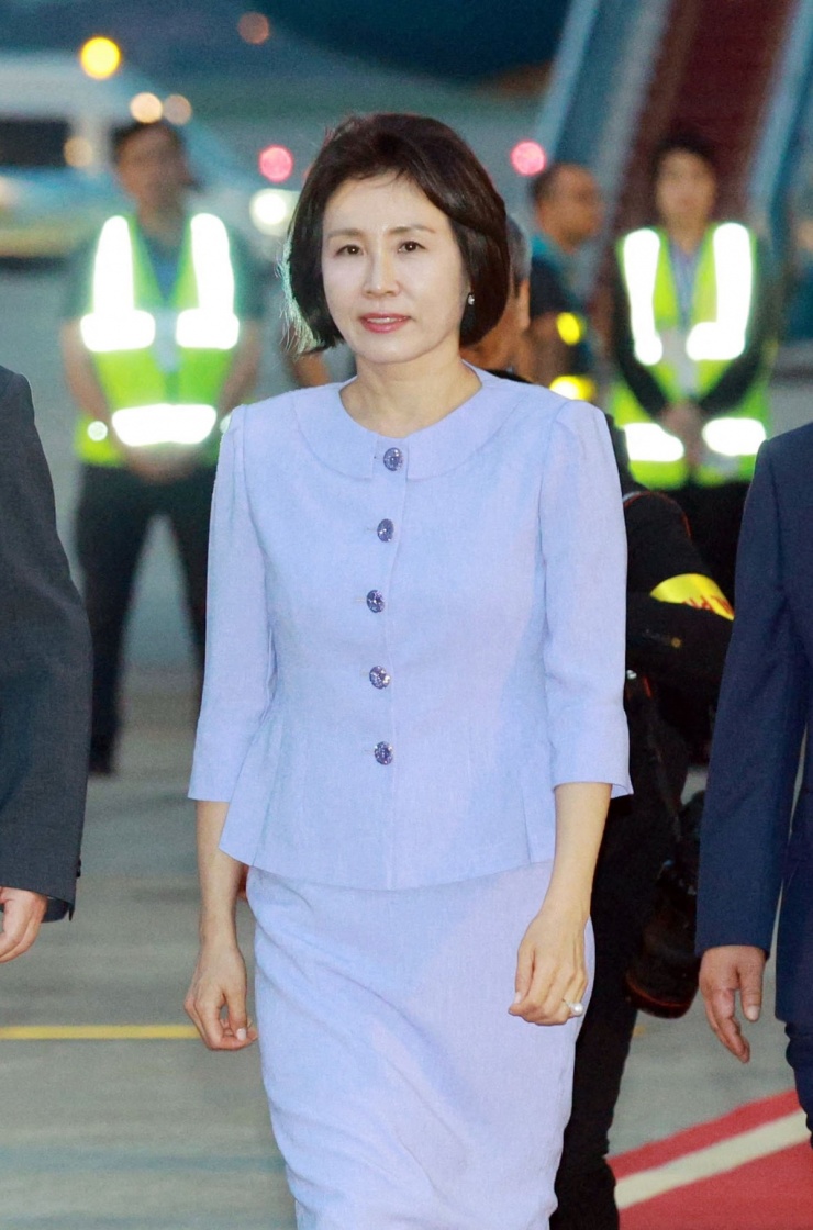 Trang phục của phu nhân Tổng thống Hàn Quốc khi ở Việt Nam - 10