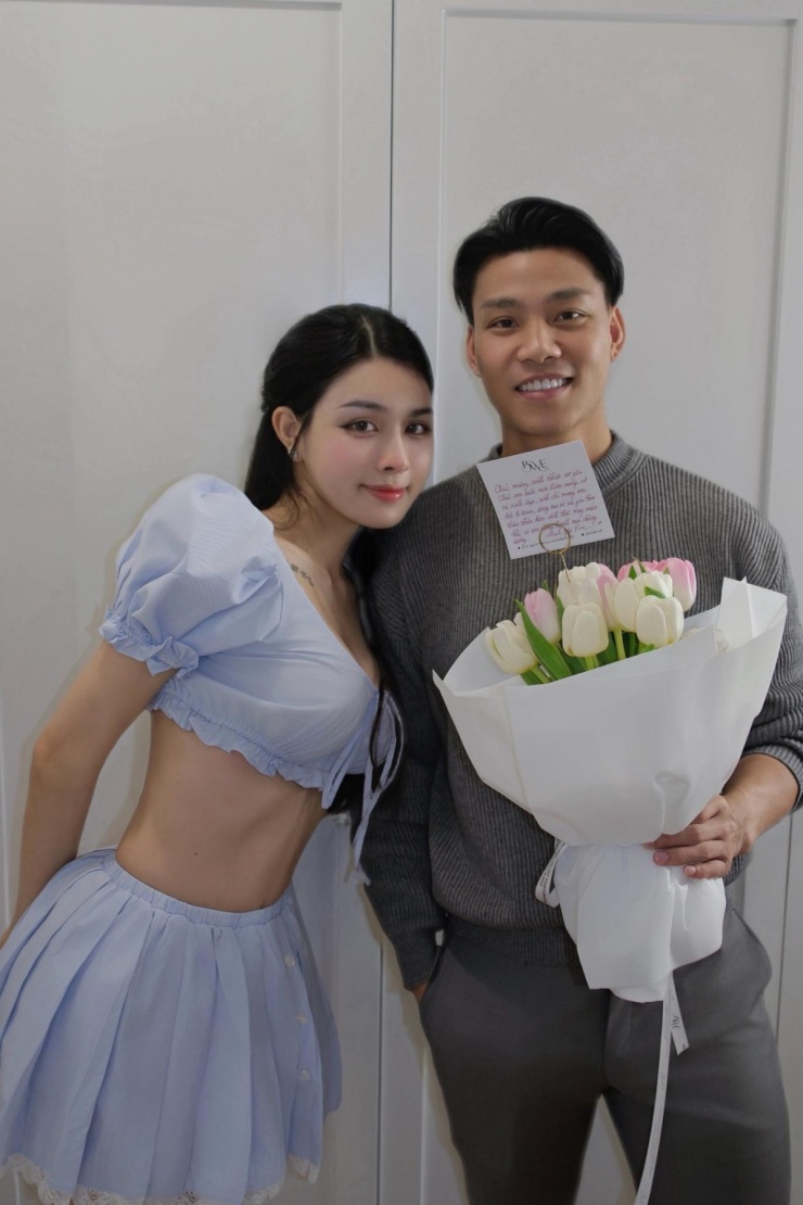 Thời trang sánh đôi của hậu vệ Vũ Văn Thanh và bạn gái - 6