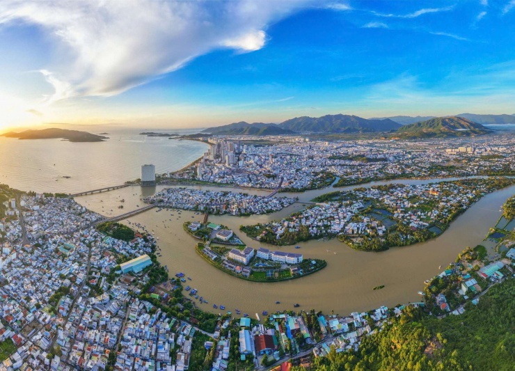 Khánh Hòa đặt mục tiêu phấn đấu đến năm 2027 trở thành thành phố trực thuộc Trung ương, sớm hơn khoảng 3 năm so với lộ trình được xác định.