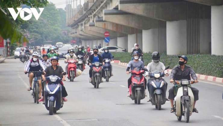 Theo Trung tâm Dự báo khí tượng thủy văn quốc gia&nbsp;từ ngày 25 đến 27/4 (tức ngày 9-11 tháng 3 âm lịch) khu vực Bắc Bộ nhiều mây, có mưa rào và dông vài nơi, trưa chiều giảm mây trời nắng. Từ ngày 26 đến 27/4, khu vực này nhiều mây, có mưa, mưa rào rải rác và có nơi có dông (mưa tập trung vào chiều tối và đêm).&nbsp;