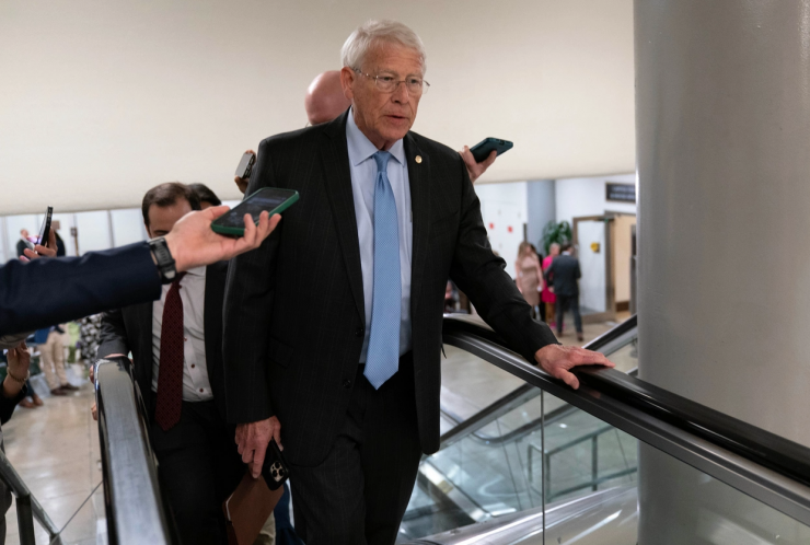 Nghị sĩ Mỹ mất kiên nhẫn với Iran, yêu cầu ông Trump chấm dứt ngừng bắn, tiếp tục ném bom - 1